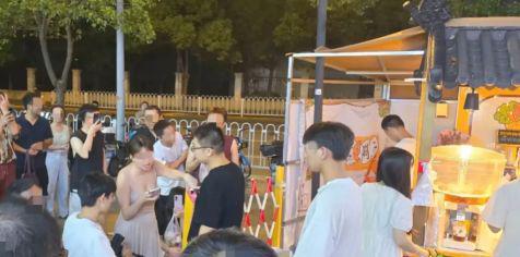 明星网红不排队,揭秘特权背后的真相