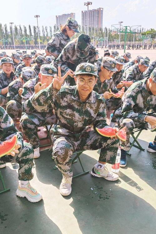 吃瓜网爆料军训视频,吃瓜网友直击热血瞬间