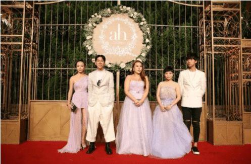 明星网红婚礼捧场,明星网红齐聚盛典，共贺婚礼盛宴