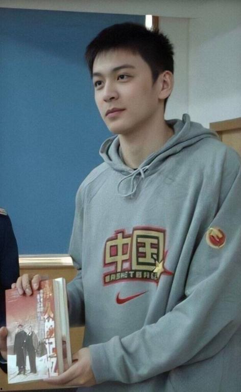 打球男明星网红,盘点那些挥洒汗水的篮球明星网红
