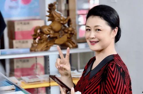 明星网红意外身亡,网红明星意外离世引发社会关注”